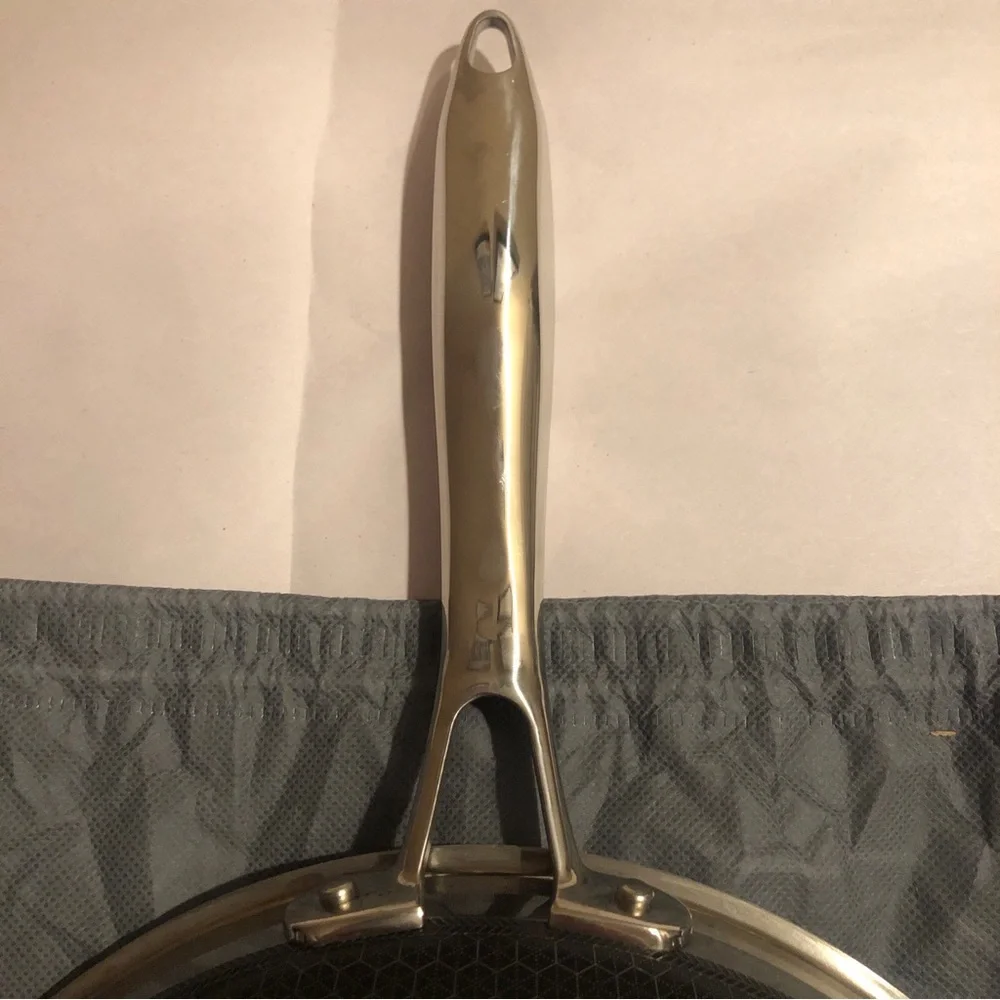 HEXCLAD 10 Inch Hybrid Stainless Steel Non-Stick Frying Pan with Lid - Picture 10 of 12